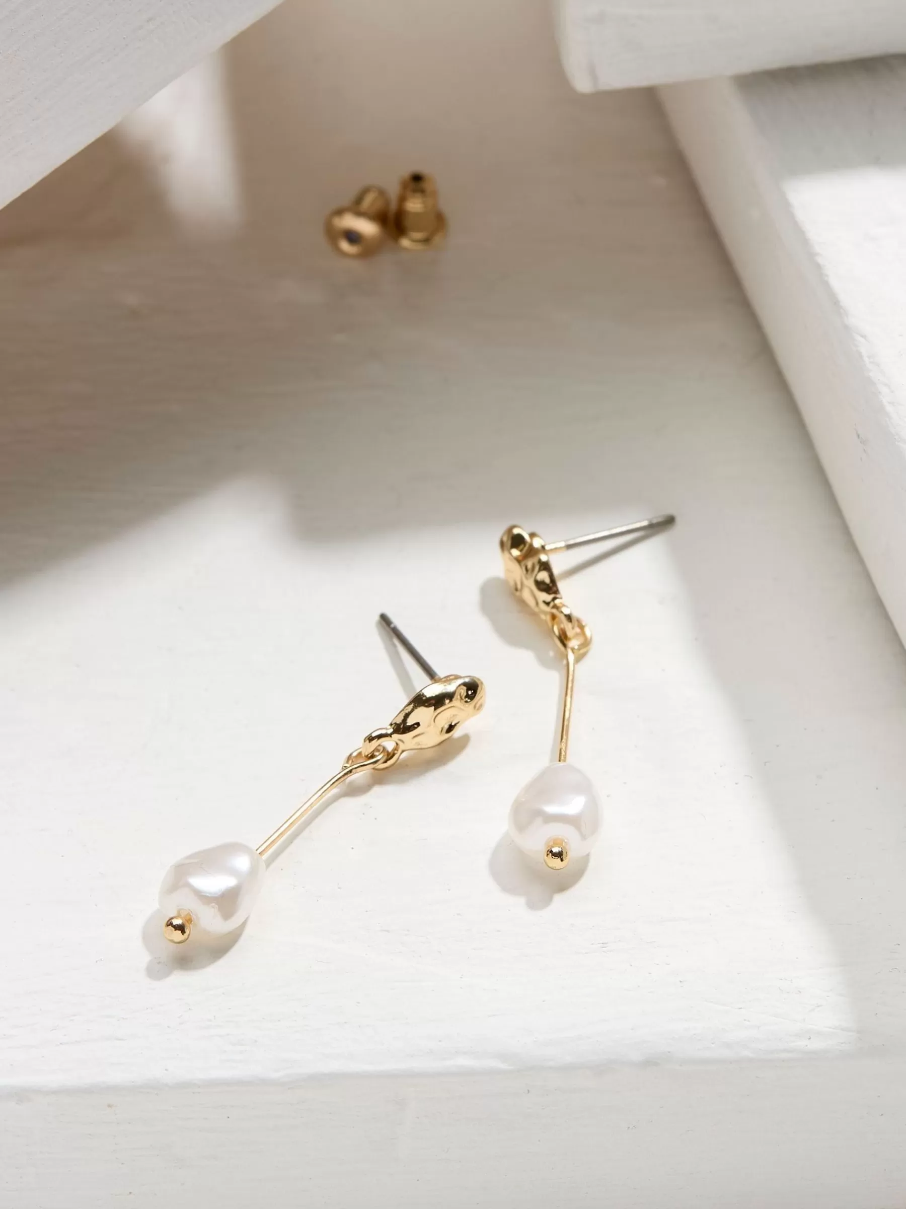 Tone Hammered Pearl Earrings*FatFace Outlet