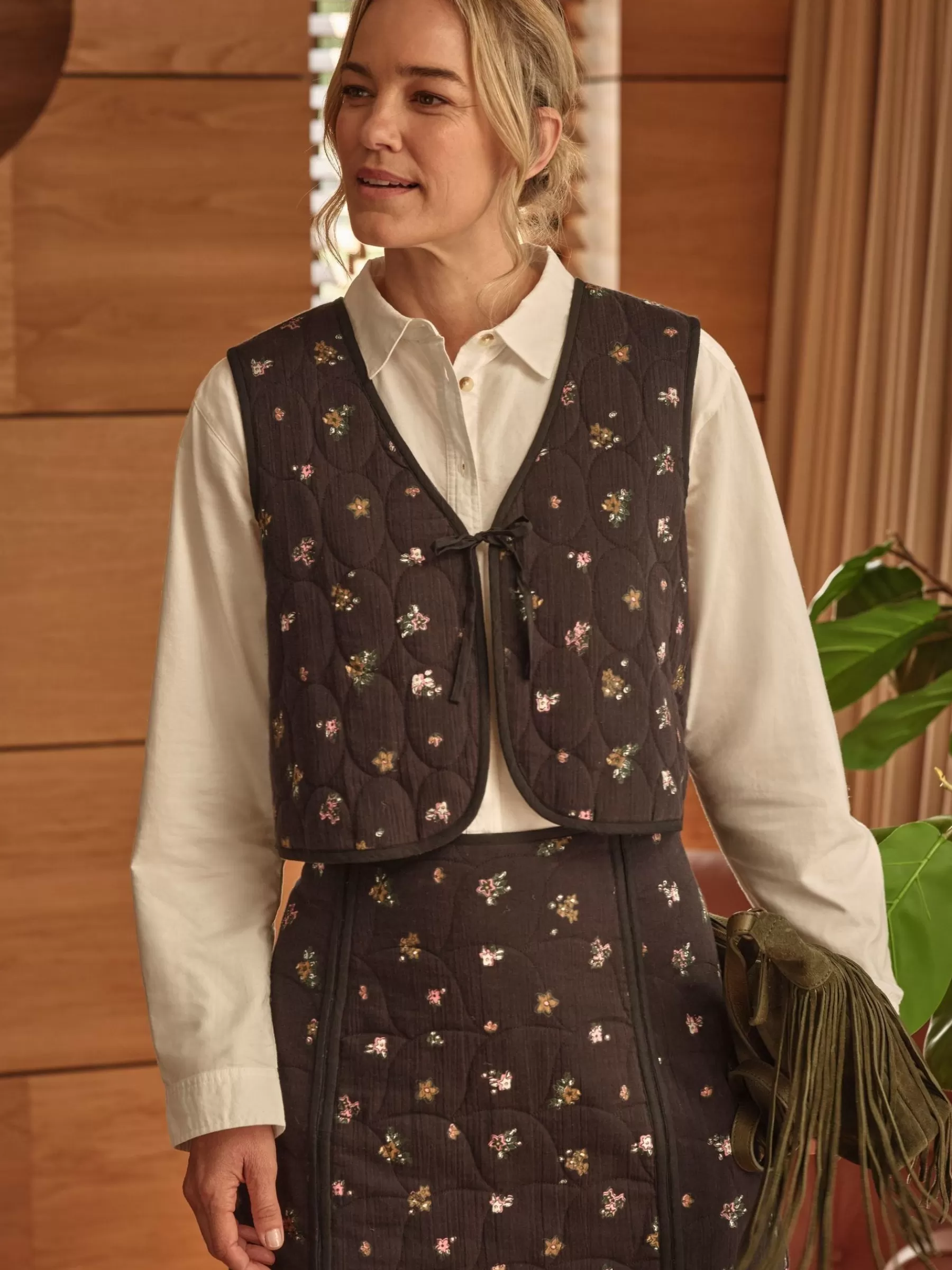 Quinn Ditsy Paisley Quilted Waistcoat*FatFace Hot